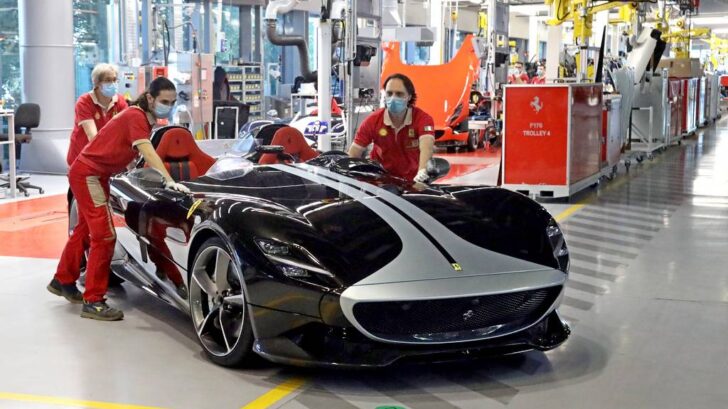 За работа во Ferrari сонуваат три четвртини Италијанци