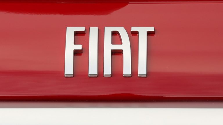 Новиот Fiat 600 се појави на слики, премиера летово
