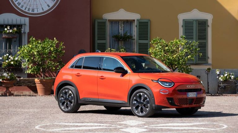Fiat 600e во стартот на продажбата ќе го следи примерот на Jeep Avenger