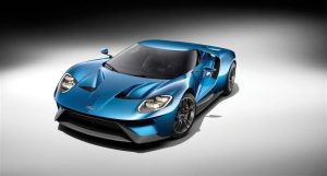 Горила стаклото во Ford GT е за половина потенко од обичното стакло и за половина е полесно