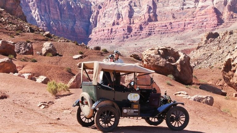 Пат околу светот со Ford стар 100 години