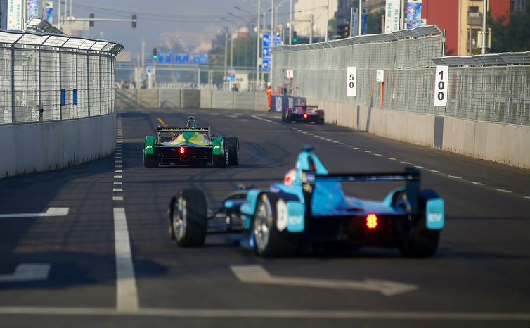 formula e roboti