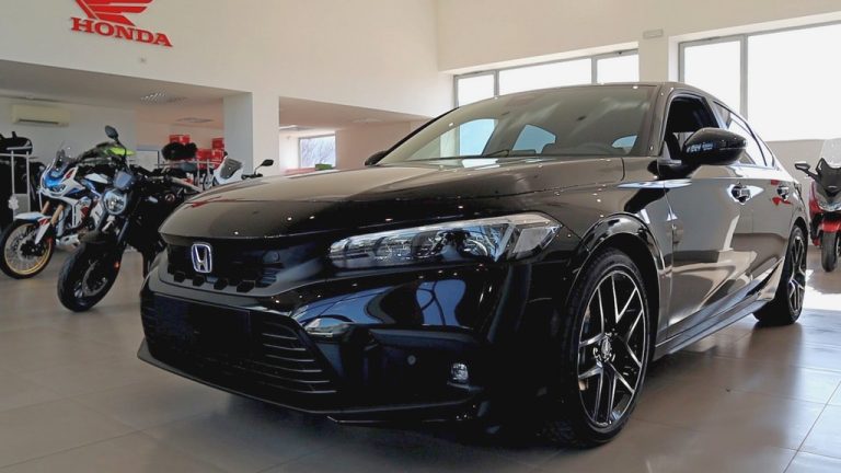 Новата Honda Civic веќе е во салон и веќе се вози