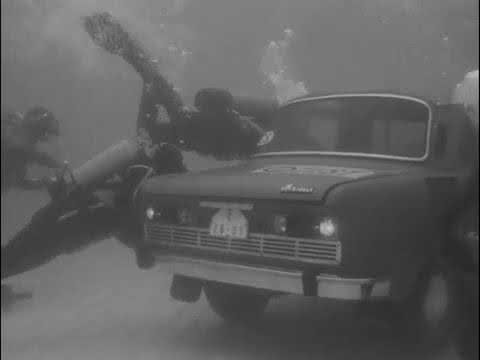 Зошто Škoda 100 скокаше во студен базен во 1974 година?