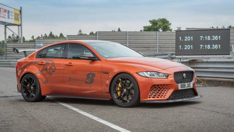 Jaguar XE SV Project 8 rekord 2