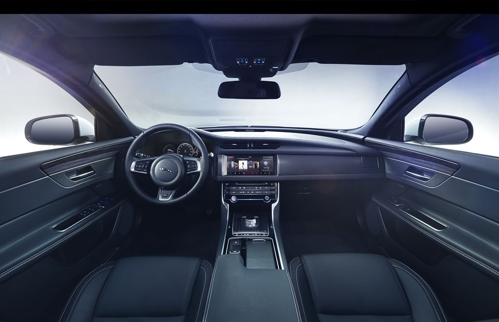 jaguar xf 120150324
