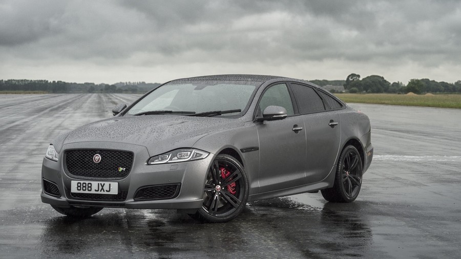 Jaguar XJR575