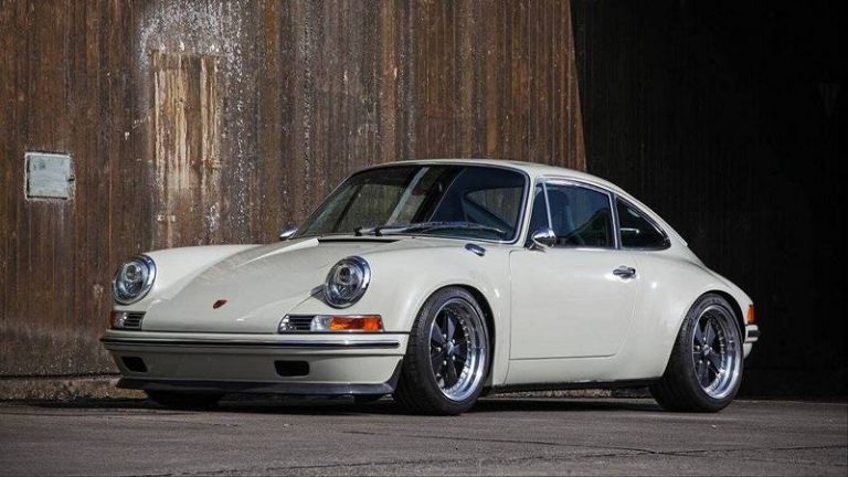 Каросериска работилница прави нов Porsche да изгледа како стар Porsche