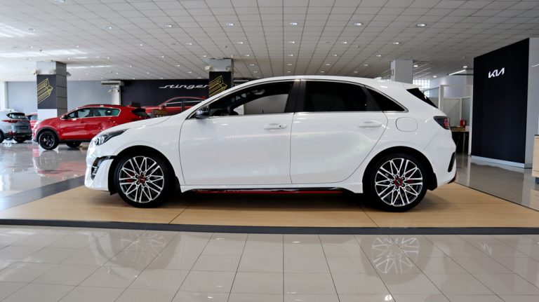 Новиот Kia Ceed го покажува шармот на компактите
