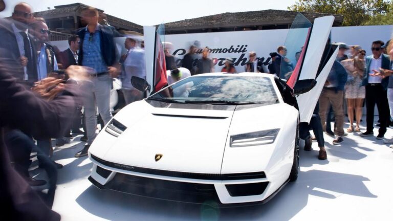 Lamborghini повторно го произведува Countach, само 112 примероци