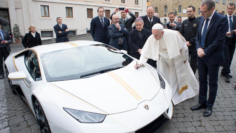 lamborghini huracan, Папа Францис lamborghini huracan, Папа Францис