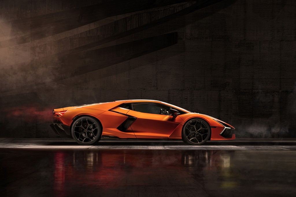 lamborghini revuelto 00002