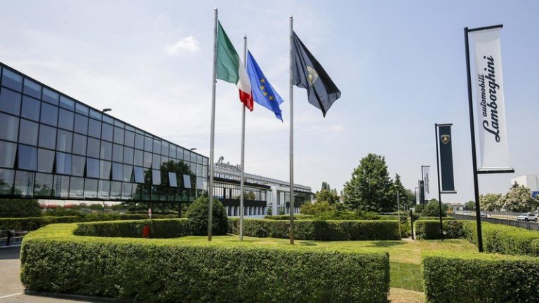 Lamborghini со рекордна продажба од 3.500 автомобили