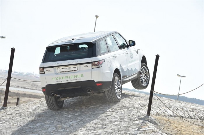 land rover bahrein 192658191265