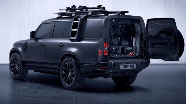 Land Rover Defender со мотор V8 и цела куќа на себе