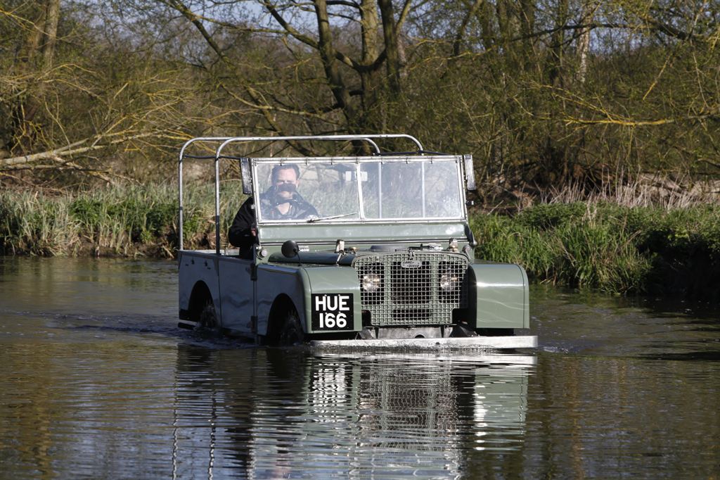 land rover defender 162520150402