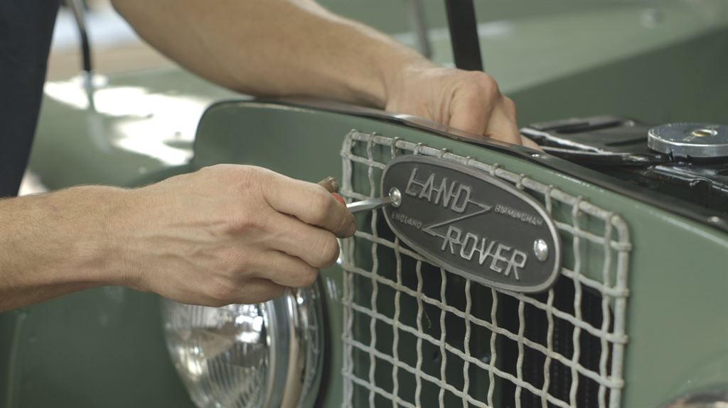 land rover defender 162820150402