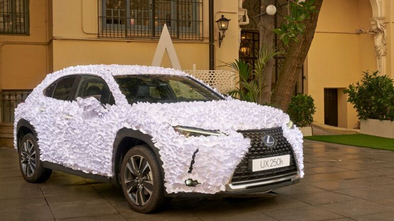 Lexus во улога на јапонска градина за медитација