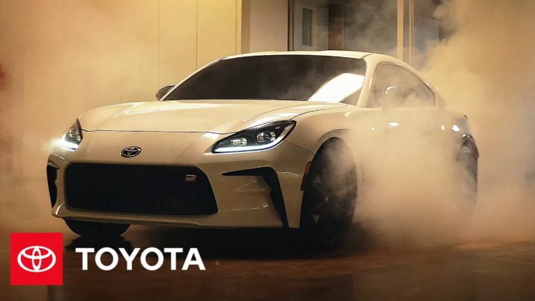 Toyota ја најавува GR Corolla, но многу тајно