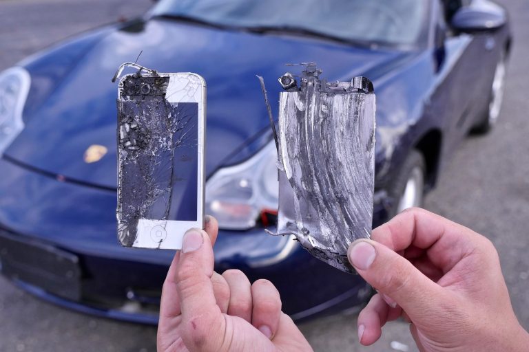 Може ли iPhone да се користи како сопирачка плочка за Porsche?