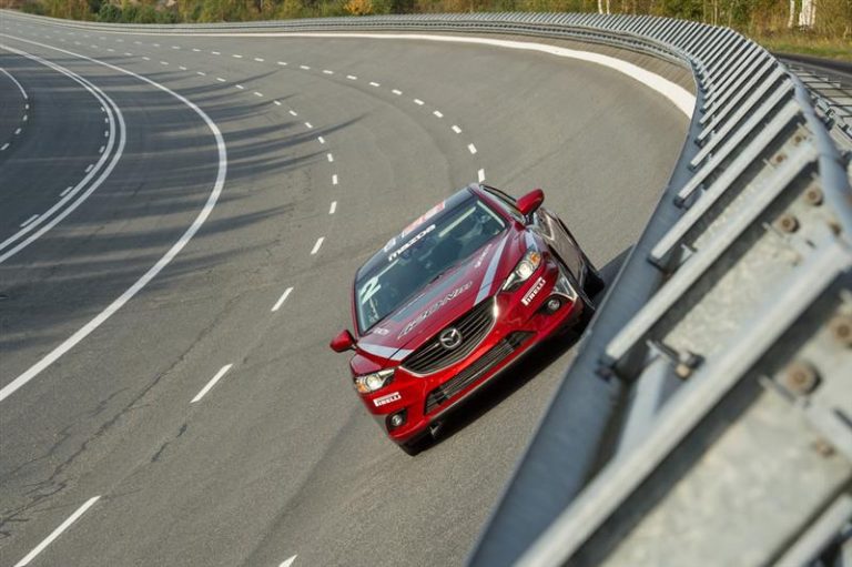 Mazda собори 20 светски рекорди за 24 часа