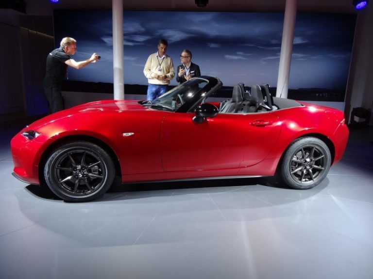 Mazda MX-5: Што е ново во четвртото поколение на култниот родстер?
