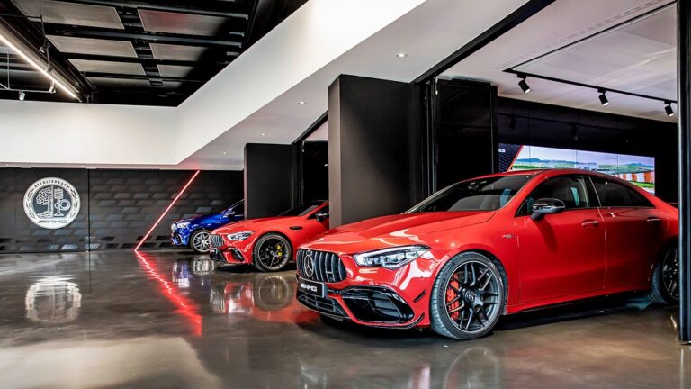 Mercedes-AMG отвори ексклузивен салон за автомобили во Афалтербах