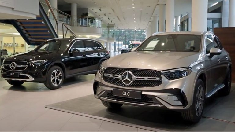 Mercedes-Benz GLC во салон: Луксузот го владеат како математичка операција
