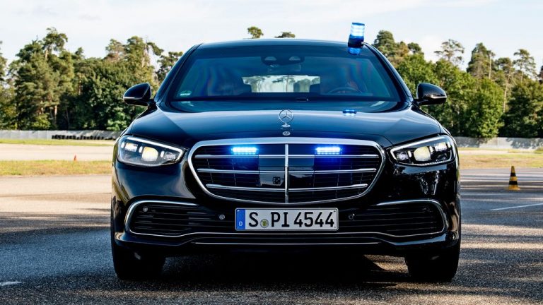 Канцеларот Шолц го врати Mercedes S-Class во служба