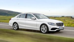 Класата Е на Mercedes е на само десетина денови од премиерата во Детроит. Таа го дава стартниот сигнал за освежувањето на премиум триото