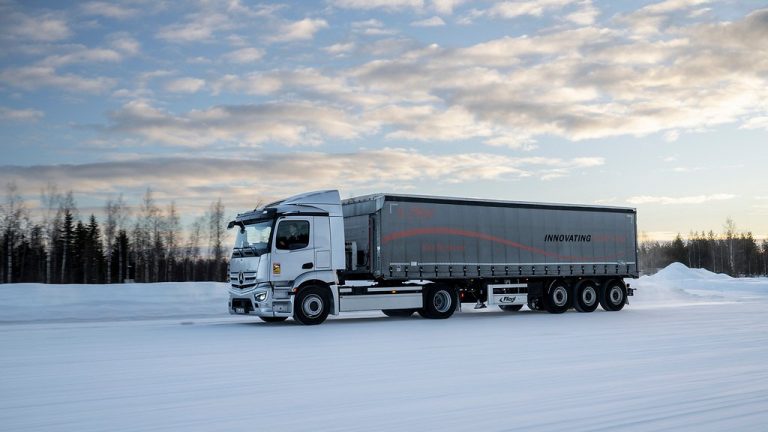 Против сите предрасуди: Mercedes eActros мина 3.000 km на струја од Поларниот Круг до Штутгарт