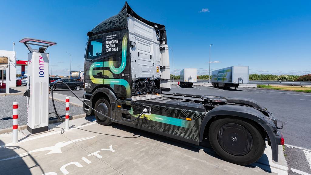 mercedes eactros 600 polnac