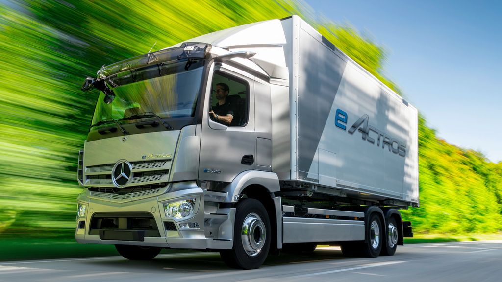Mercedes стартува со електричен eActros во серија во 2021