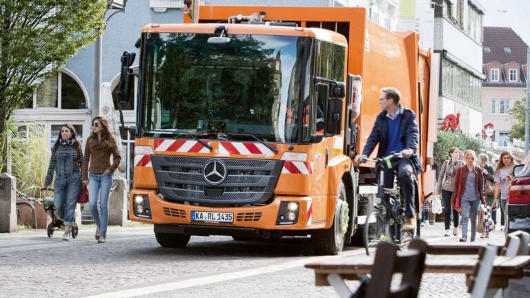 Електричен Mercedes eEconic остава двојно чисто зад себе