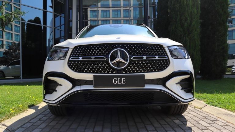 Некогаш фејслифт, денес луксузно воздигнување: Mercedes GLE во Мак Аутостар