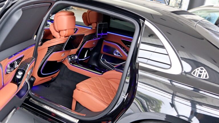 Maybach во салонот на Мак Аутостар има 141 ставка опрема