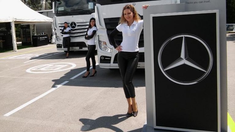 Камионите на Mercedes го донесоа германскиот „Аутохоф“ на Скопски Саем