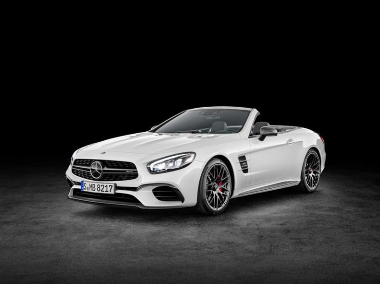 Mercedes SL: Возило од соништата за посебните моменти во двојка