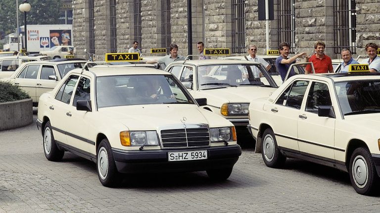 Идната генерација на Mercedes E-Class нема да се нуди во такси-изведба