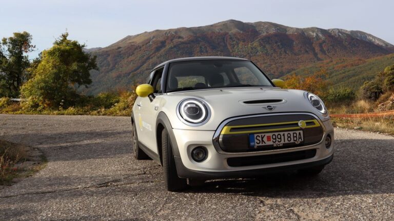 mini cooper se тура со електричен автомобил низ македонија