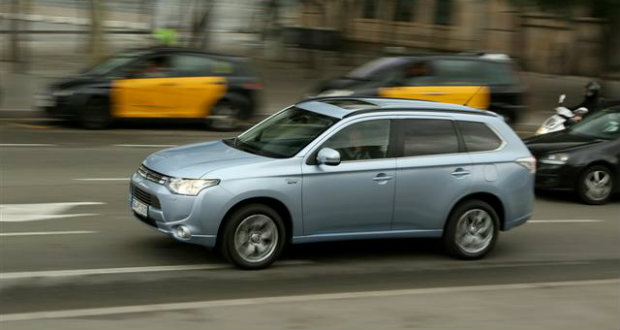 Хибридниот Mitsubishi Outlander троши 1,9 литар бензин