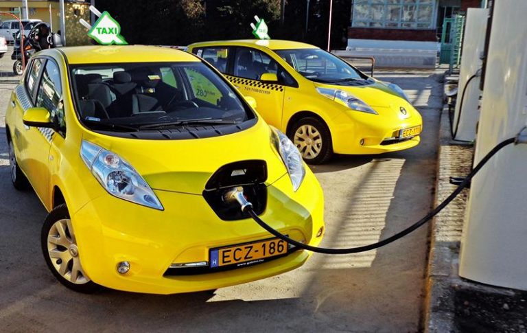 Над 500 електрични автомобили на Nissan „таксираат“ низ Европа