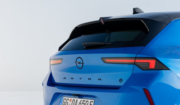 Opel Astra на струја како четврта погонска опција