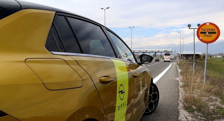 Во културна тура по автопатот со Opel Astra
