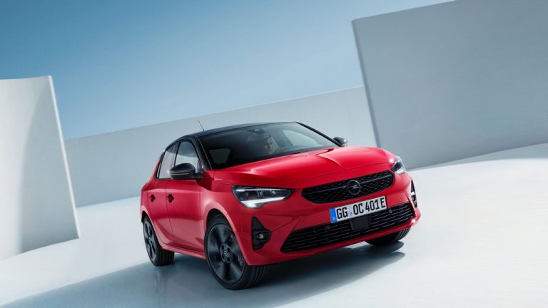 Opel Corsa е млада 40 години и сака да го прослави тоа