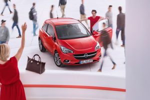 Тоа што Opel го прикажува на сликите е далеку од реалноста. Вистинската Corsa чини далеку над 15.000 евра, односно исто колку пристојна Astra
