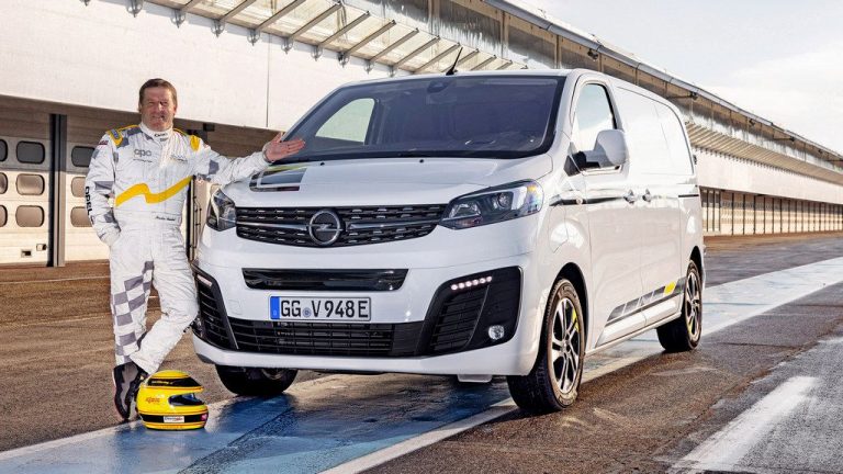 Opel Vivaro: Налепници за спортски изглед се многу згодна работа