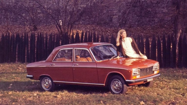 Десетте генерации на „тристотката“ на Peugeot