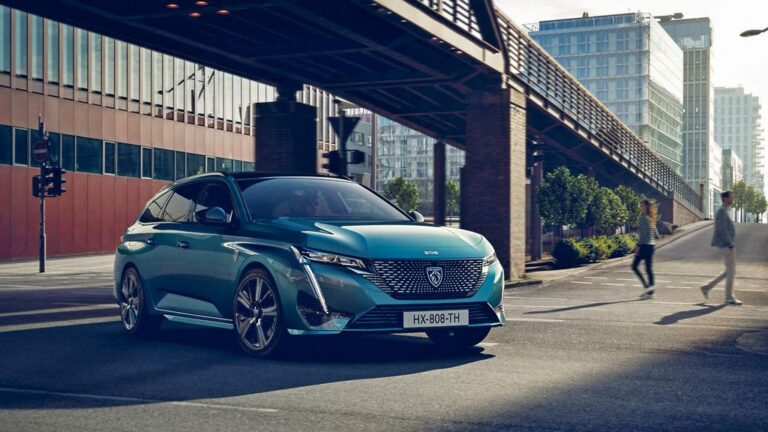 Со новиот 308: Два од секои три модели на Peugeot ќе возат на струја