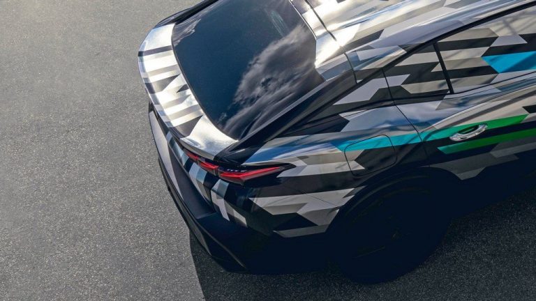 Французите потсетуваат на премиерата на Peugeot 408 на 22-ри јуни